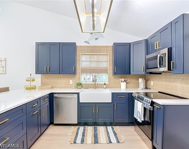 812 102nd Avenue N - Photo Thumbnail 11