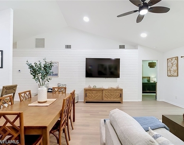 812 102nd Avenue N - Photo Thumbnail 17