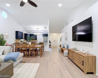 812 102nd Avenue N - Photo Thumbnail 7