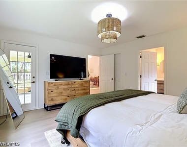 812 102nd Avenue N - Photo Thumbnail 22