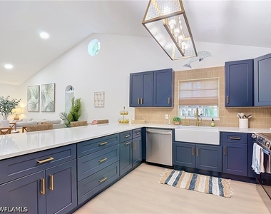 812 102nd Avenue N - Photo Thumbnail 14
