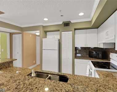 1195 Wildwood Lakes Boulevard - Photo Thumbnail 5