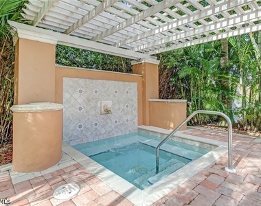 1195 Wildwood Lakes Boulevard - Photo Thumbnail 34