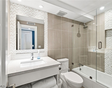 10420 Gulf Shore Drive - Photo Thumbnail 31