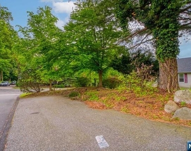 204 Pascack - Photo Thumbnail 9