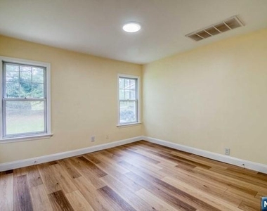 204 Pascack - Photo Thumbnail 3