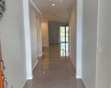 9317 Woodhurst Drive - Photo Thumbnail 20