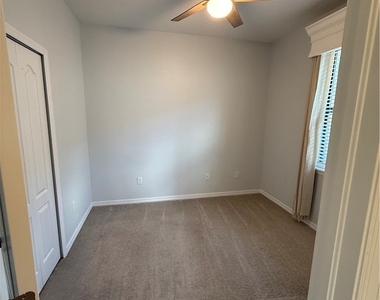 9317 Woodhurst Drive - Photo Thumbnail 17