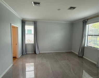 9317 Woodhurst Drive - Photo Thumbnail 22