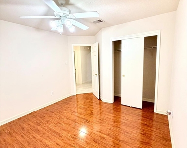 10823 Coral Garden Lane - Photo Thumbnail 16