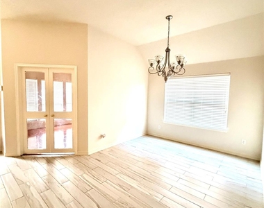 10823 Coral Garden Lane - Photo Thumbnail 8