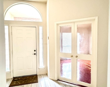 10823 Coral Garden Lane - Photo Thumbnail 6