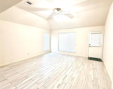 10823 Coral Garden Lane - Photo Thumbnail 23