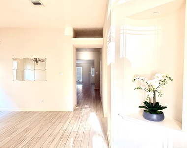 10823 Coral Garden Lane - Photo Thumbnail 2