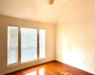 10823 Coral Garden Lane - Photo Thumbnail 7