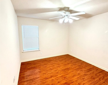 10823 Coral Garden Lane - Photo Thumbnail 15
