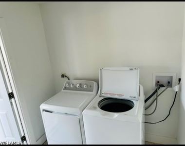 4560 Capri Drive - Photo Thumbnail 5