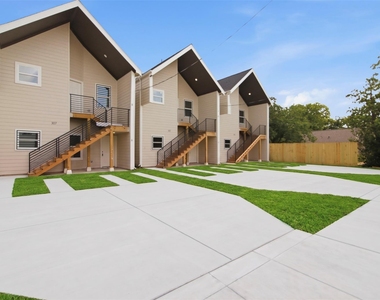307 Bolden Street - Photo Thumbnail 6