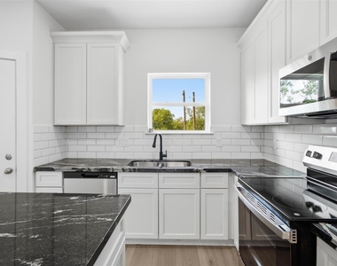 307 Bolden Street - Photo Thumbnail 27