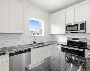 307 Bolden Street - Photo Thumbnail 25