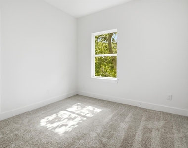 307 Bolden Street - Photo Thumbnail 12