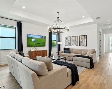 18282 Parksville Drive - Photo Thumbnail 4