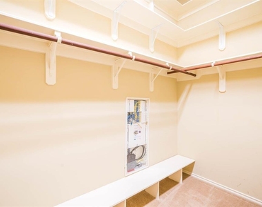 11015 Brighton Gardens Drive - Photo Thumbnail 32