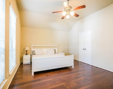 11015 Brighton Gardens Drive - Photo Thumbnail 27