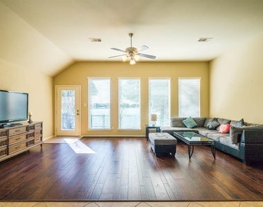 11015 Brighton Gardens Drive - Photo Thumbnail 11