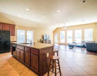 11015 Brighton Gardens Drive - Photo Thumbnail 10