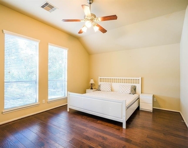 11015 Brighton Gardens Drive - Photo Thumbnail 23