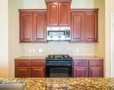 11015 Brighton Gardens Drive - Photo Thumbnail 20