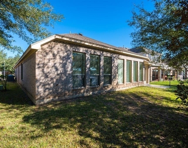 11015 Brighton Gardens Drive - Photo Thumbnail 5