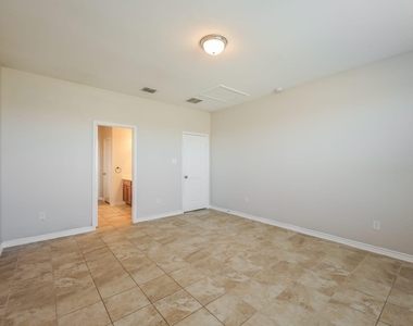 220 Colonial Bluff - Photo Thumbnail 6