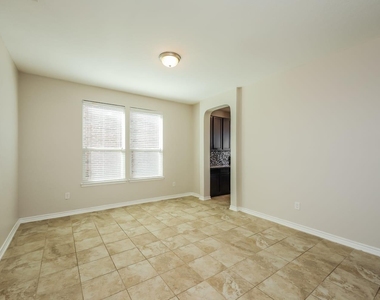 220 Colonial Bluff - Photo Thumbnail 5