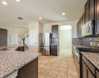 220 Colonial Bluff - Photo Thumbnail 2