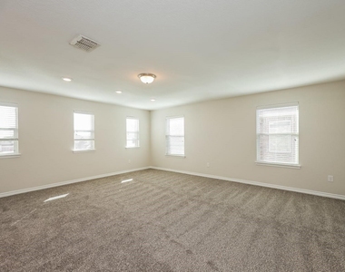 220 Colonial Bluff - Photo Thumbnail 9
