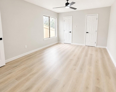 6106 W Airport Boulevard - Photo Thumbnail 7