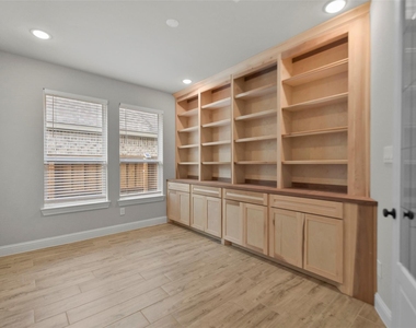 28080 Woodland Bend Way - Photo Thumbnail 12