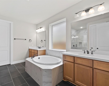 28080 Woodland Bend Way - Photo Thumbnail 21