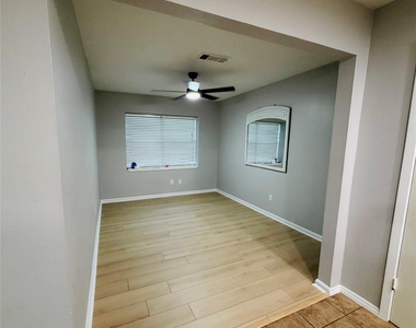 4234 Fleet Ln Lane - Photo Thumbnail 7