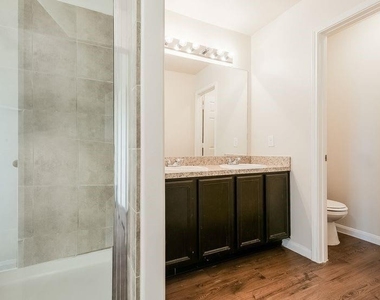 7442 Towerview Lane - Photo Thumbnail 11