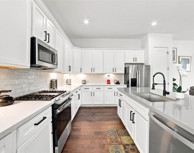 2618 Mcllhenny Street - Photo Thumbnail 12