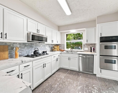 3538 Glenwood Springs Drive - Photo Thumbnail 11