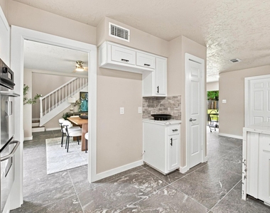 3538 Glenwood Springs Drive - Photo Thumbnail 10