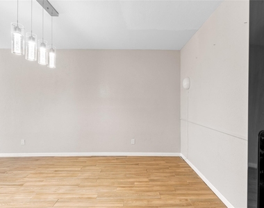 2100 Tanglewilde Street - Photo Thumbnail 11