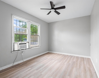 2410 Milby Street - Photo Thumbnail 11