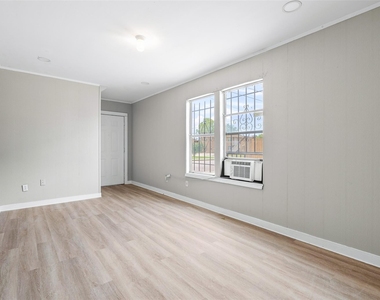 2410 Milby Street - Photo Thumbnail 3