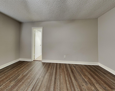 6907 Foxside Lane - Photo Thumbnail 6