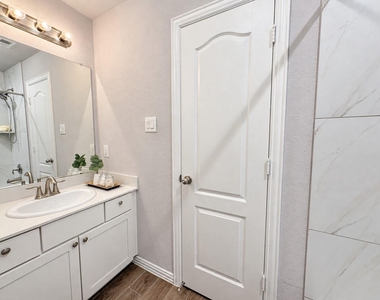 140 Kelly Street - Photo Thumbnail 18